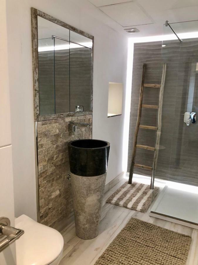 Luxury Apartment In La Isla, Walking Distance To Puerto Banus Марбелья Екстер'єр фото